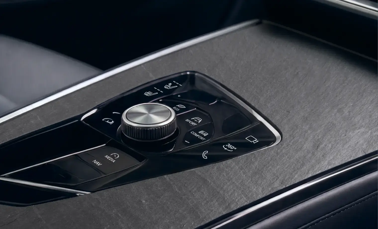 Veneo Slate im Auto verbaut