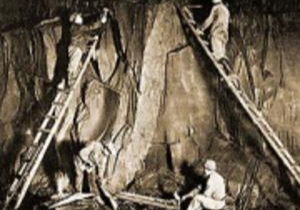 1880 Stollenbau der Grube Gomer von der südlichen Bergseite
